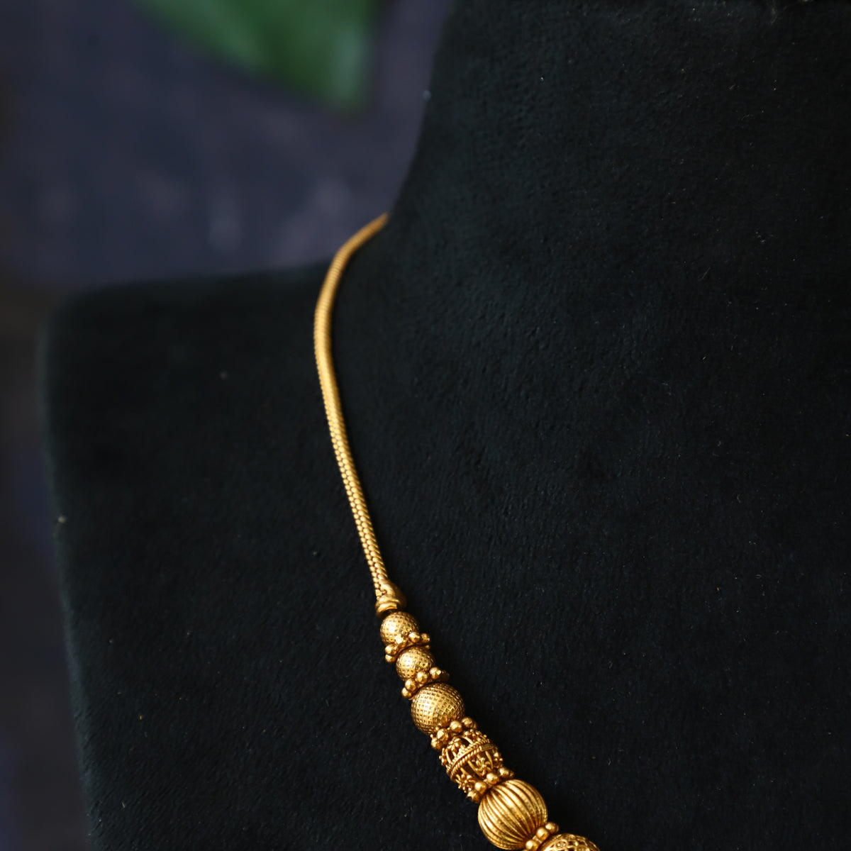 AMELIA BALL CHAIN