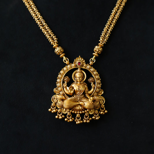 BLOOSOM NECKPIECE