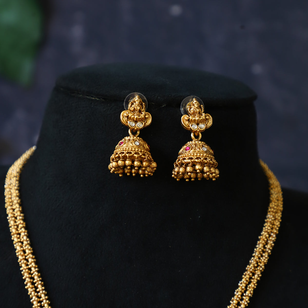 AISHA NECKPIECE