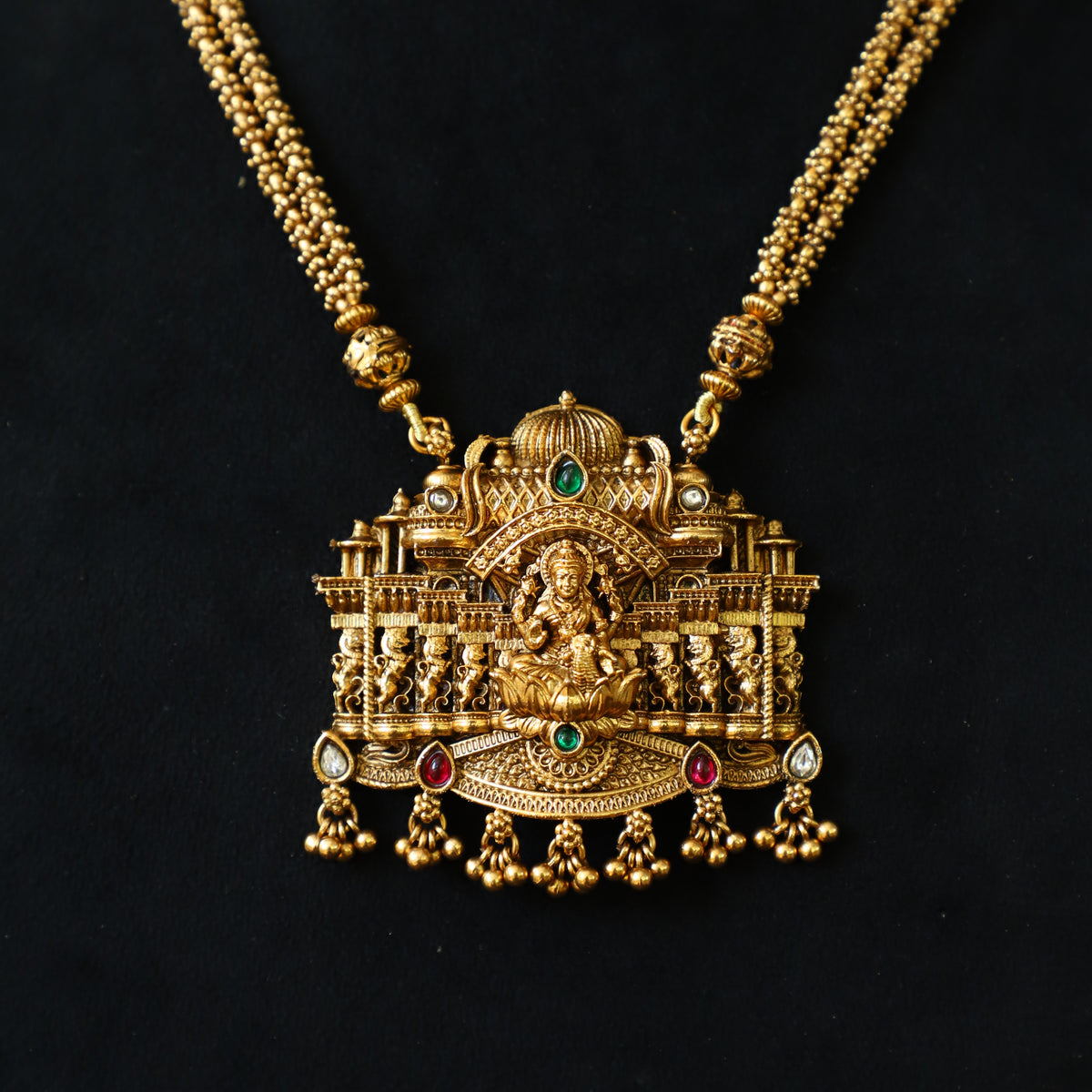 MEHAR NECKPIECE