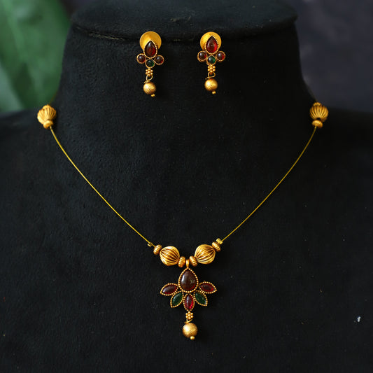 NIVI NECKPIECE