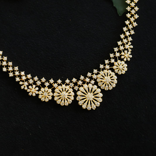 HIRAL NECKPIECE