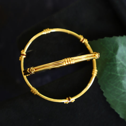 NICOLE BANGLE