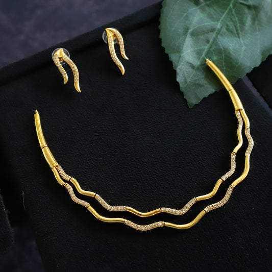 NIALL NECKPIECE