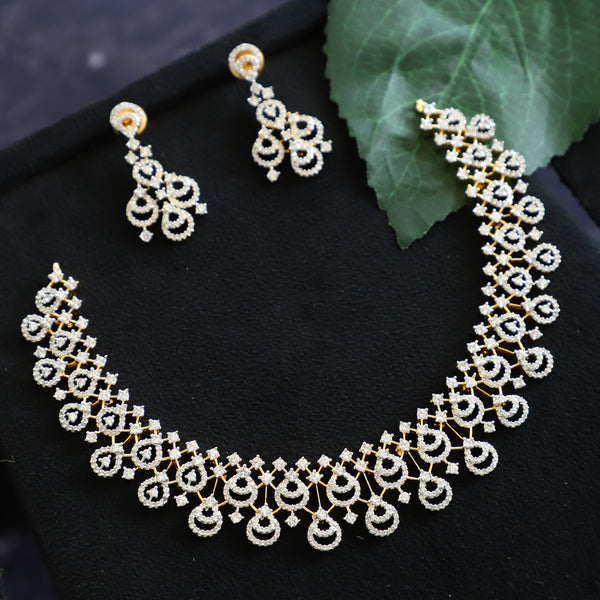 LUCY NECKPIECE