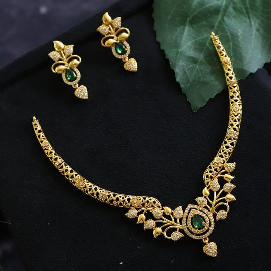 LIAM NECKPIECE