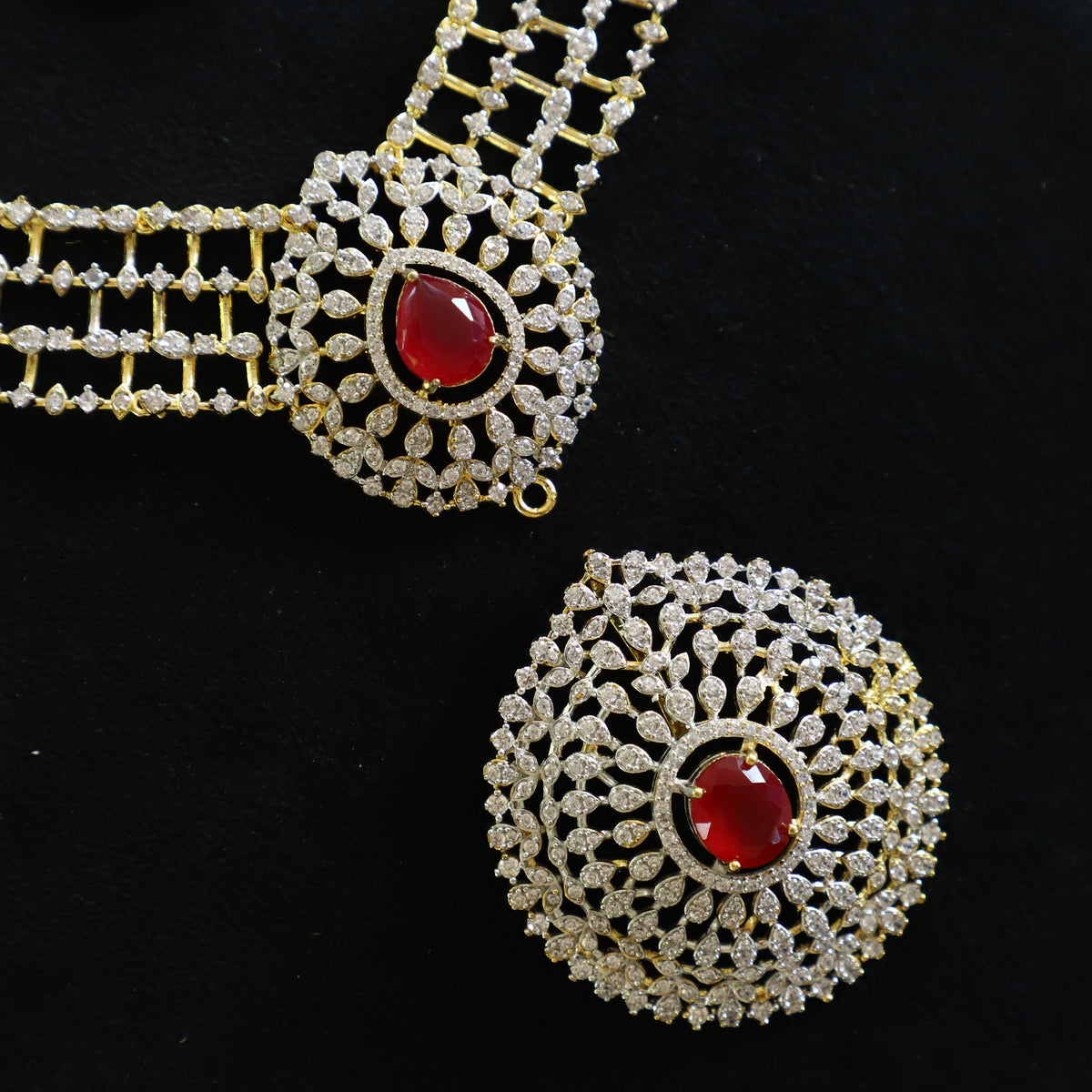 DIAMOND RELPIC NECKPIECE