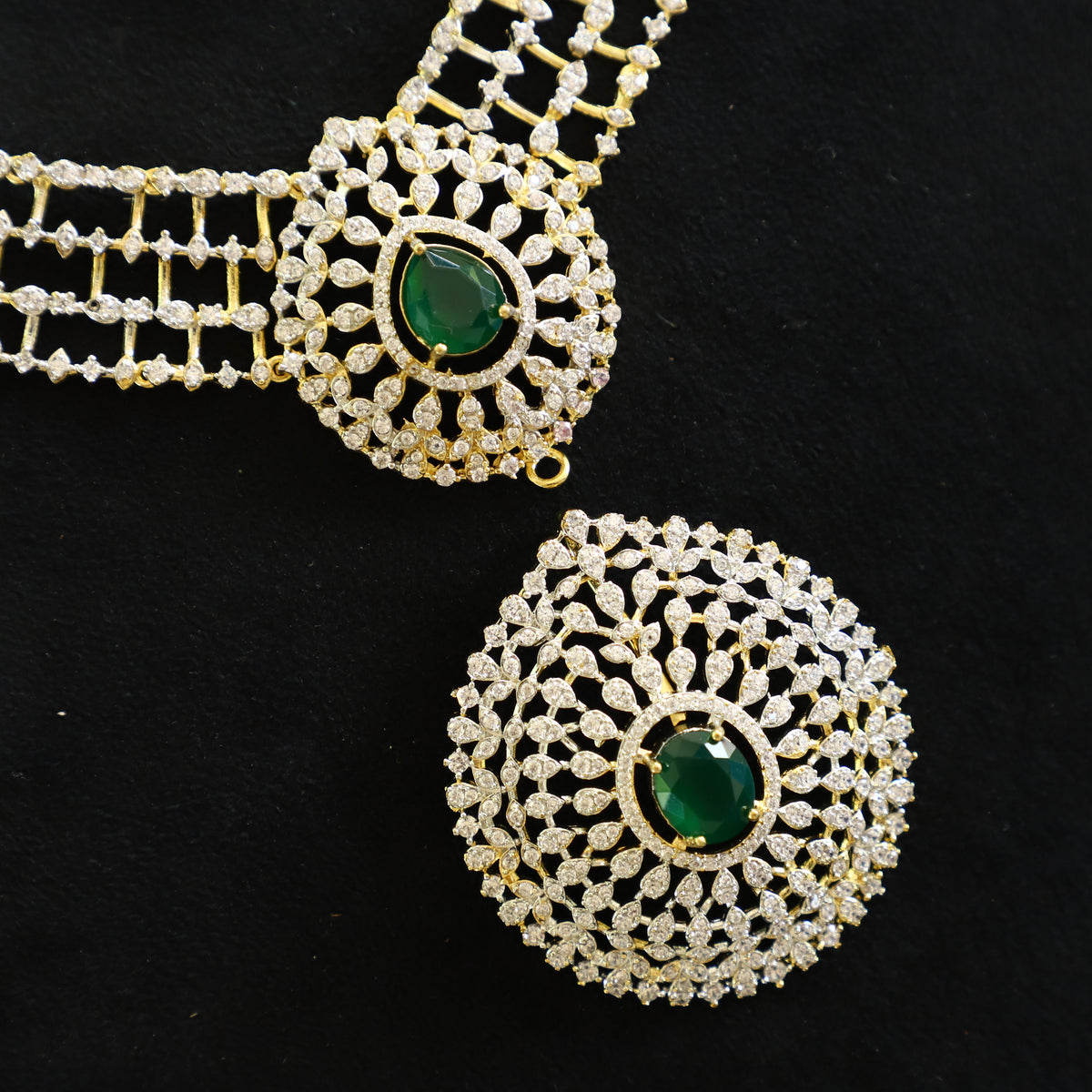 DIAMOND RELPIC NECKPIECE