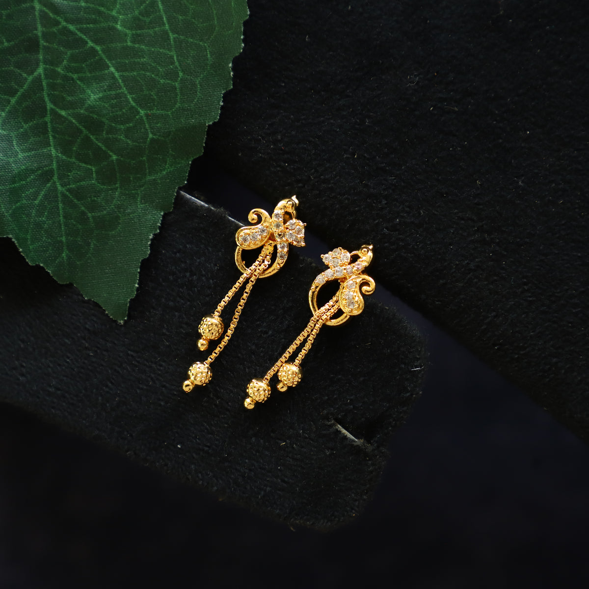 SUVAI EARRING
