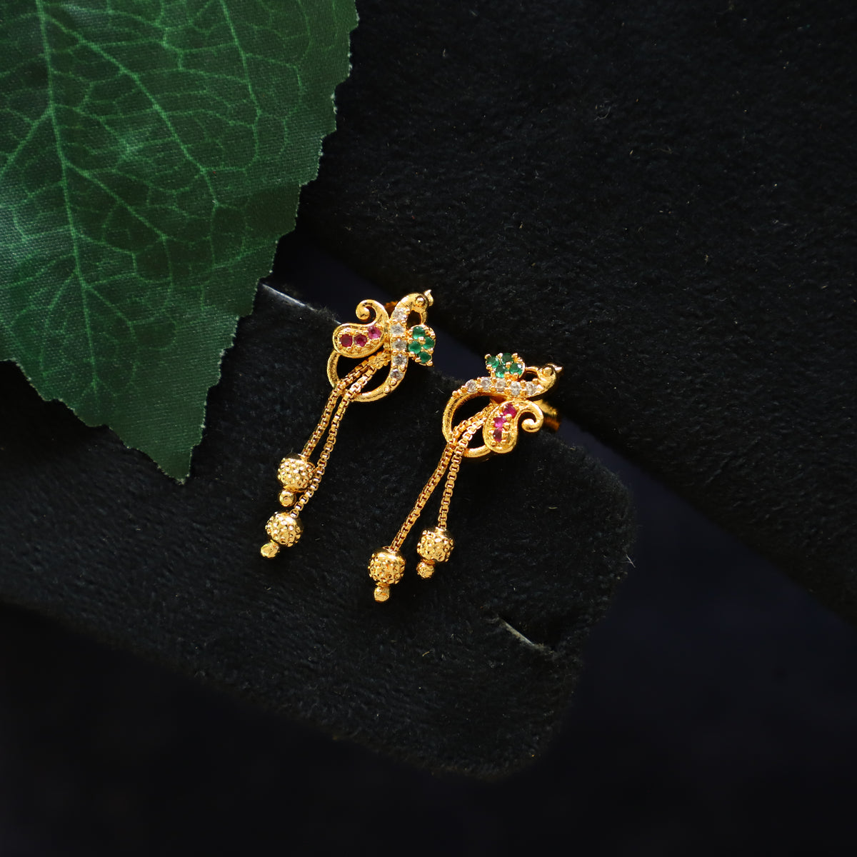 SUVAI EARRING