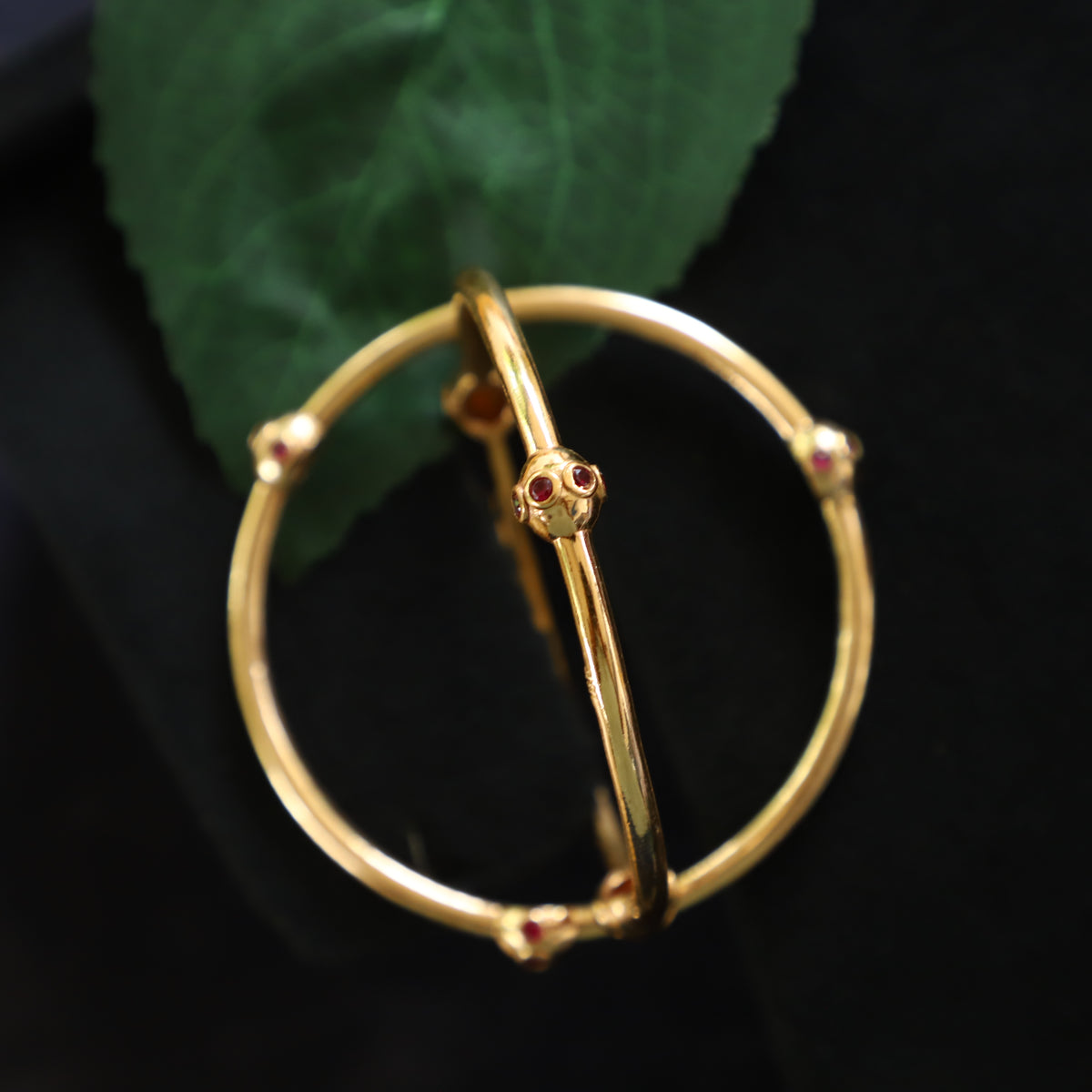 RUBINA BANGLE