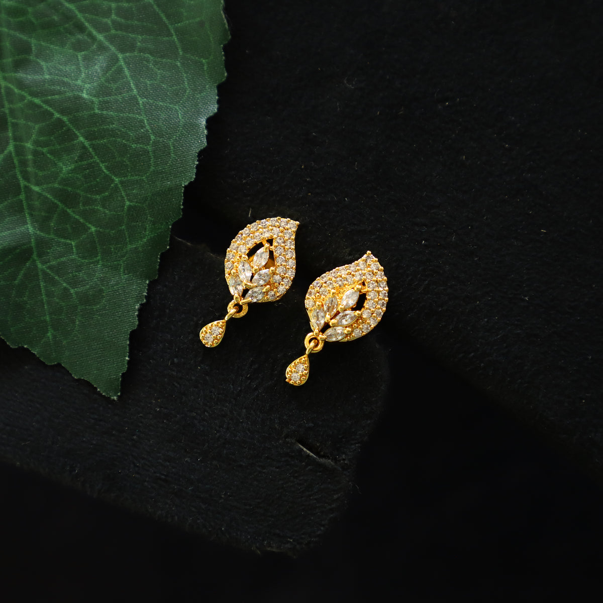CROUCH EARRING
