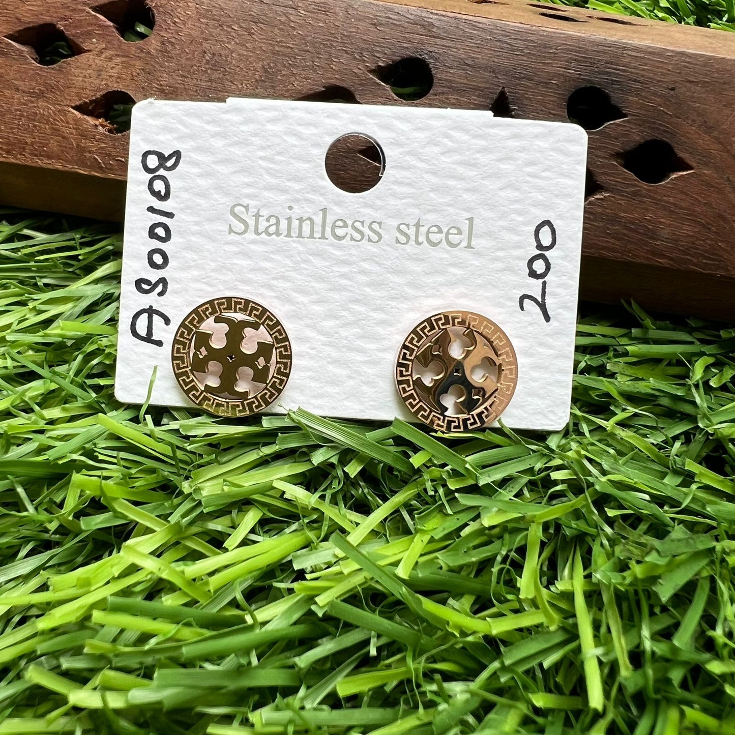 Round Cross Stud