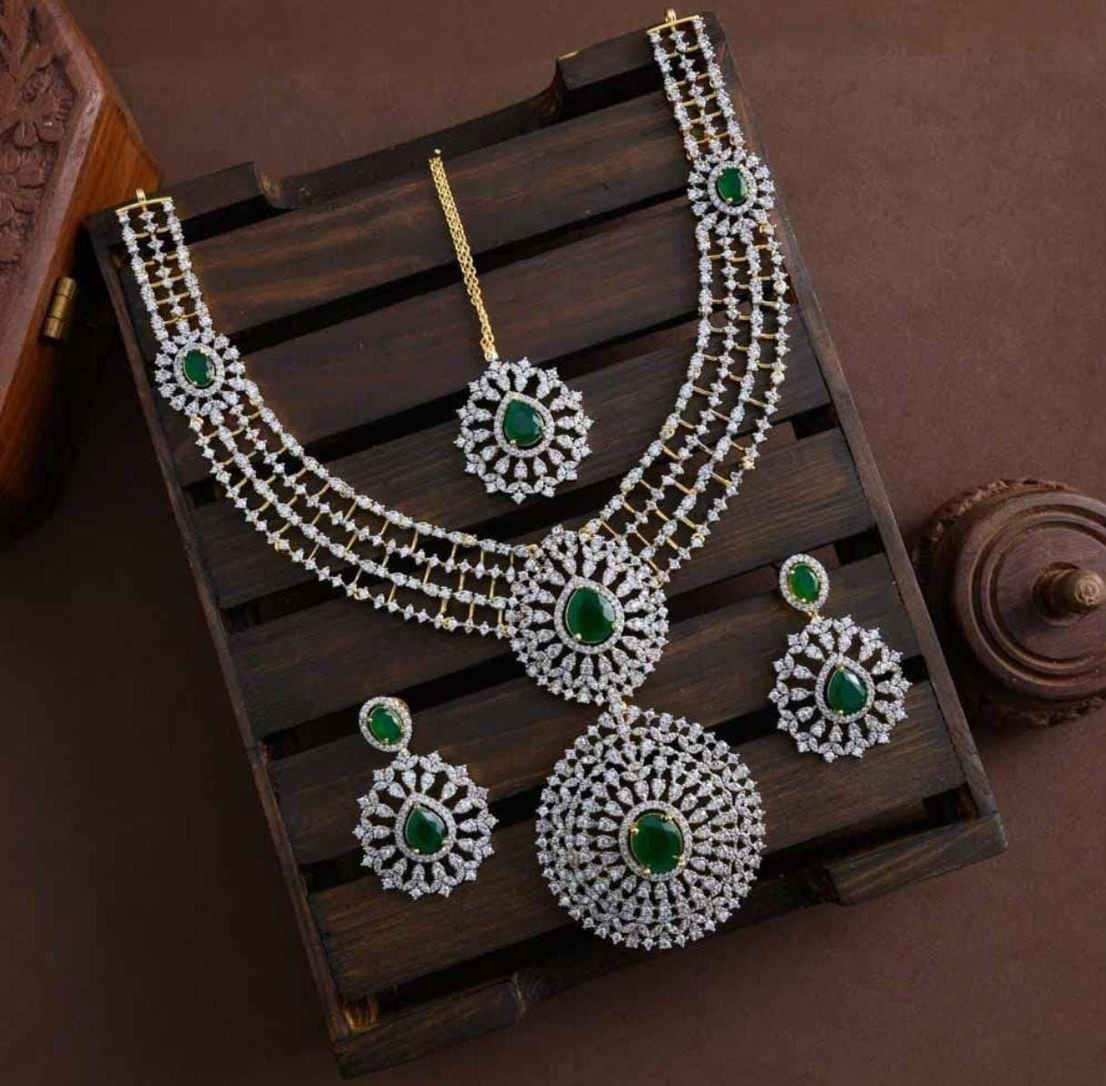 DIAMOND RELPIC NECKPIECE