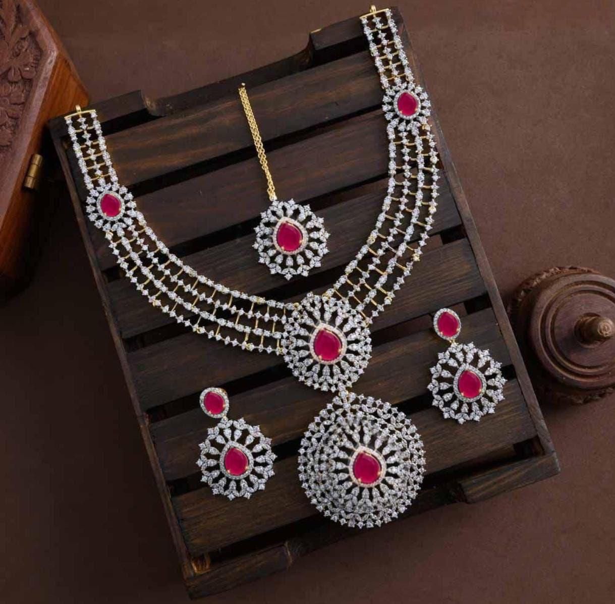 DIAMOND RELPIC NECKPIECE