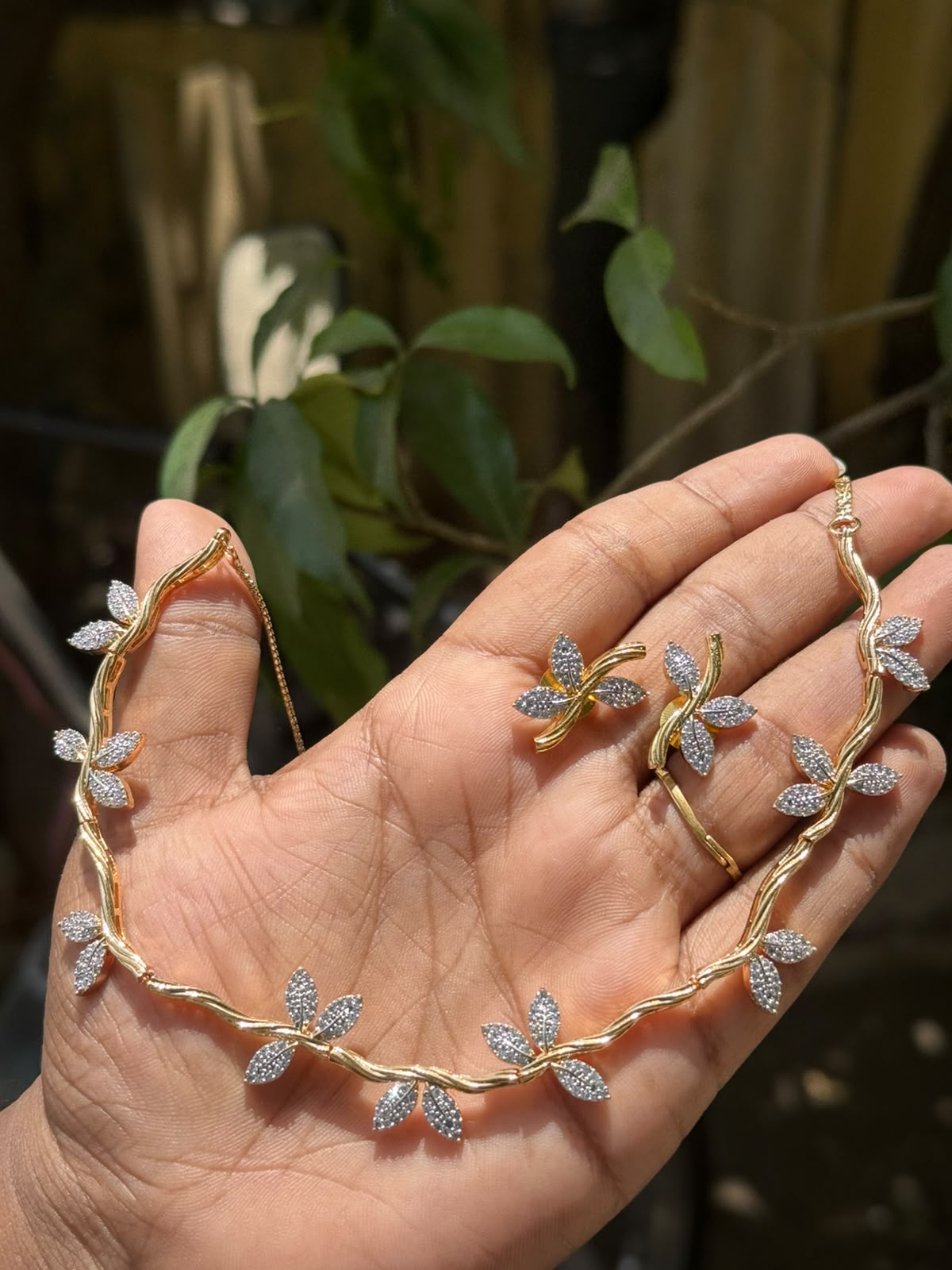 ARTHUR NECKPIECE