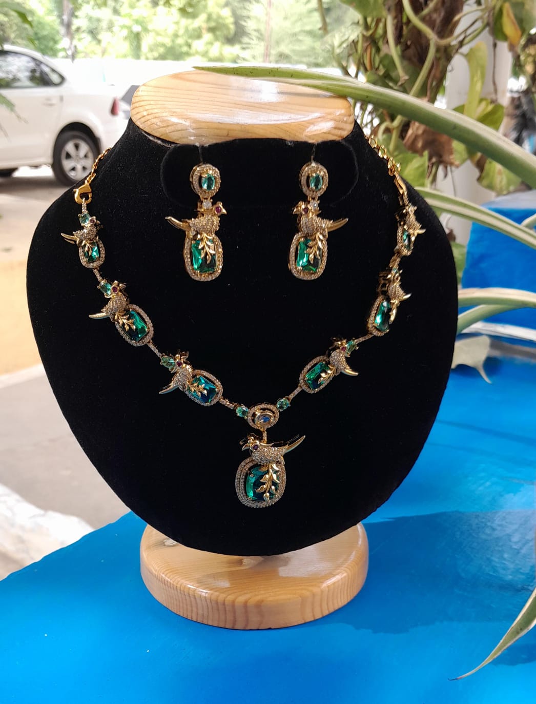 CORY NECKPIECE
