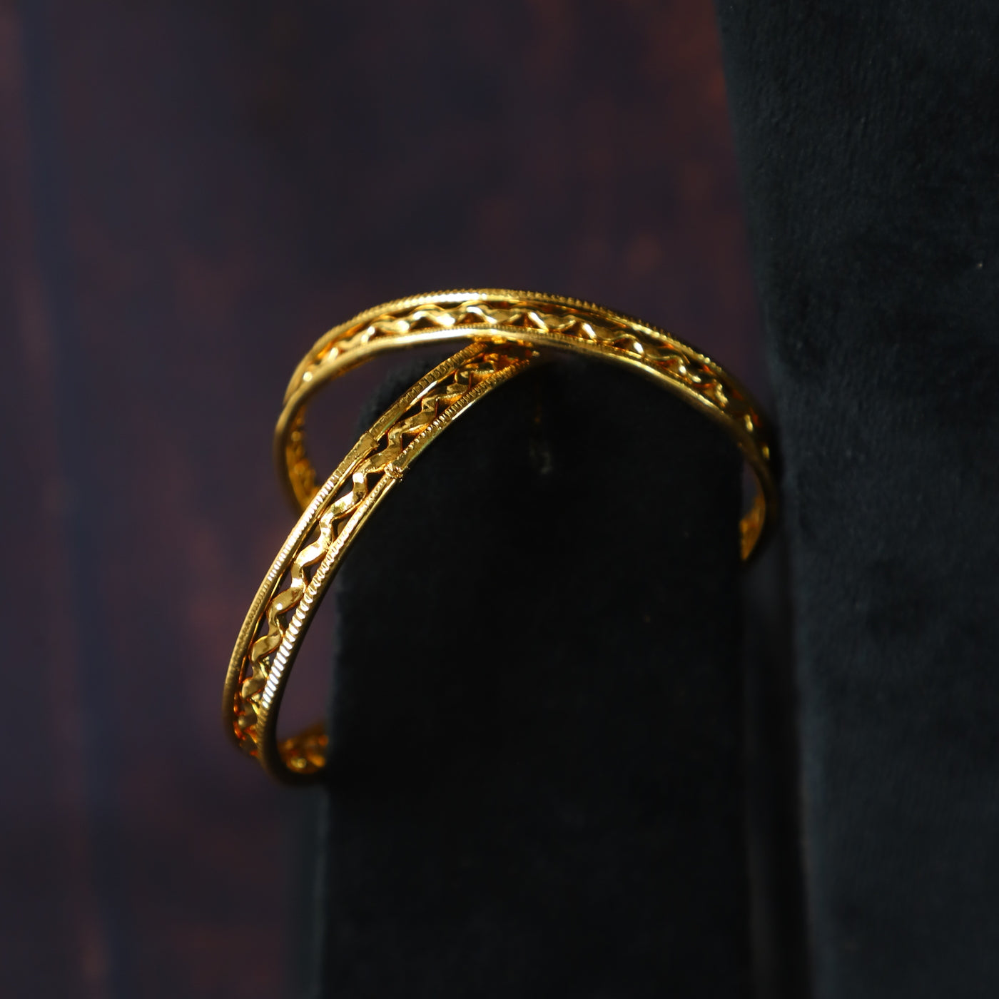 ZIGZAG BANGLE