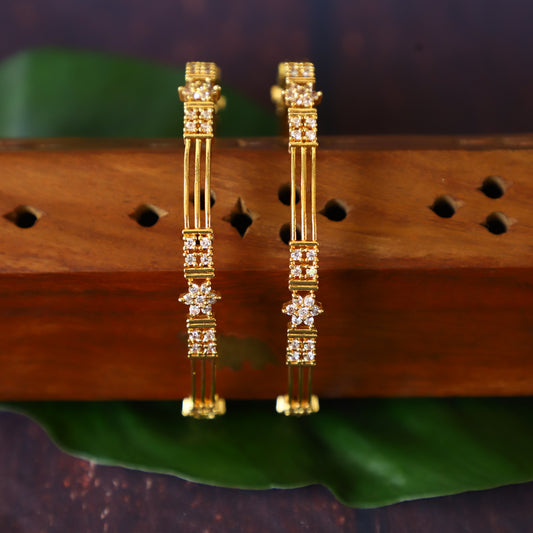 TRIPLE PERALS BANGLE
