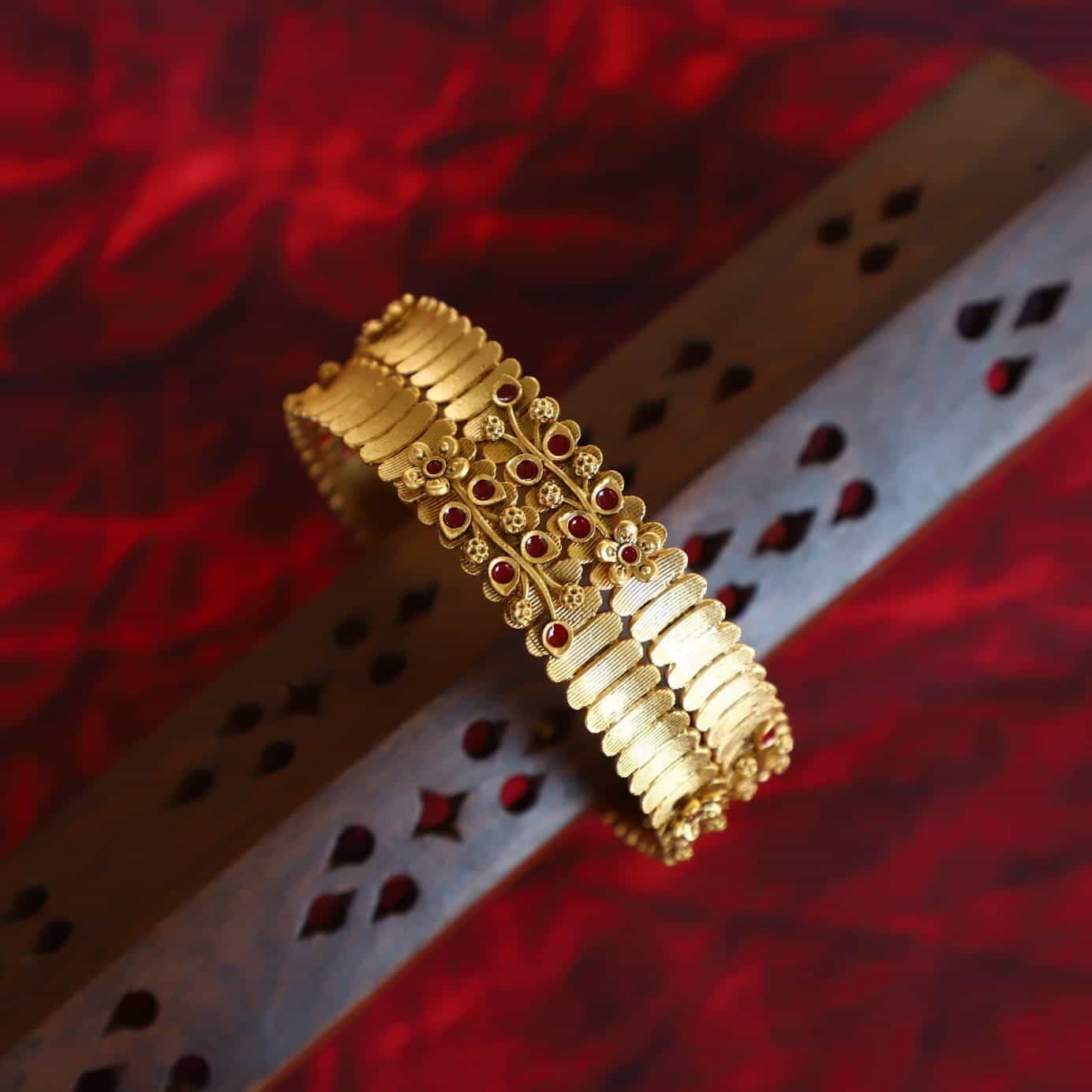 ZOHI BANGLES