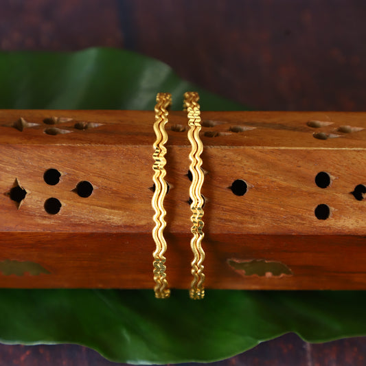ZIG ZAG BANGLES