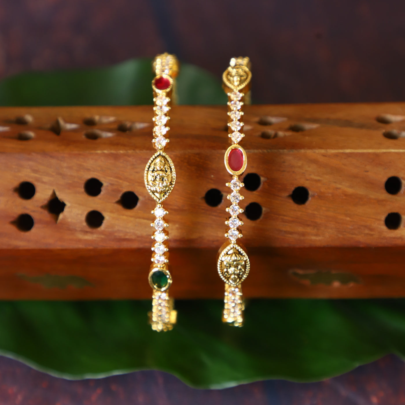 TWINKLING BANGLES