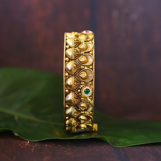 FEATHER BANGLES
