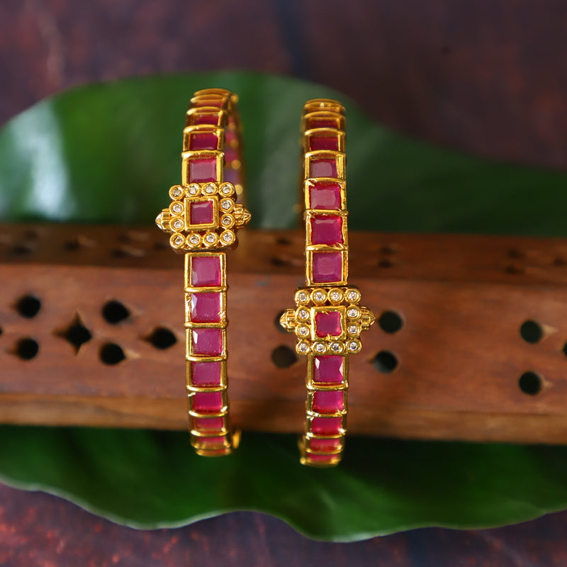 ELEGANT RUBI BANGLE