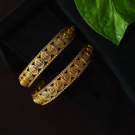 COIN [LAXI] BANGLE