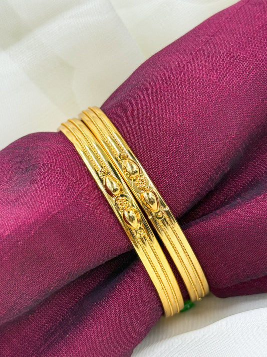 CLASSIC BANGLES