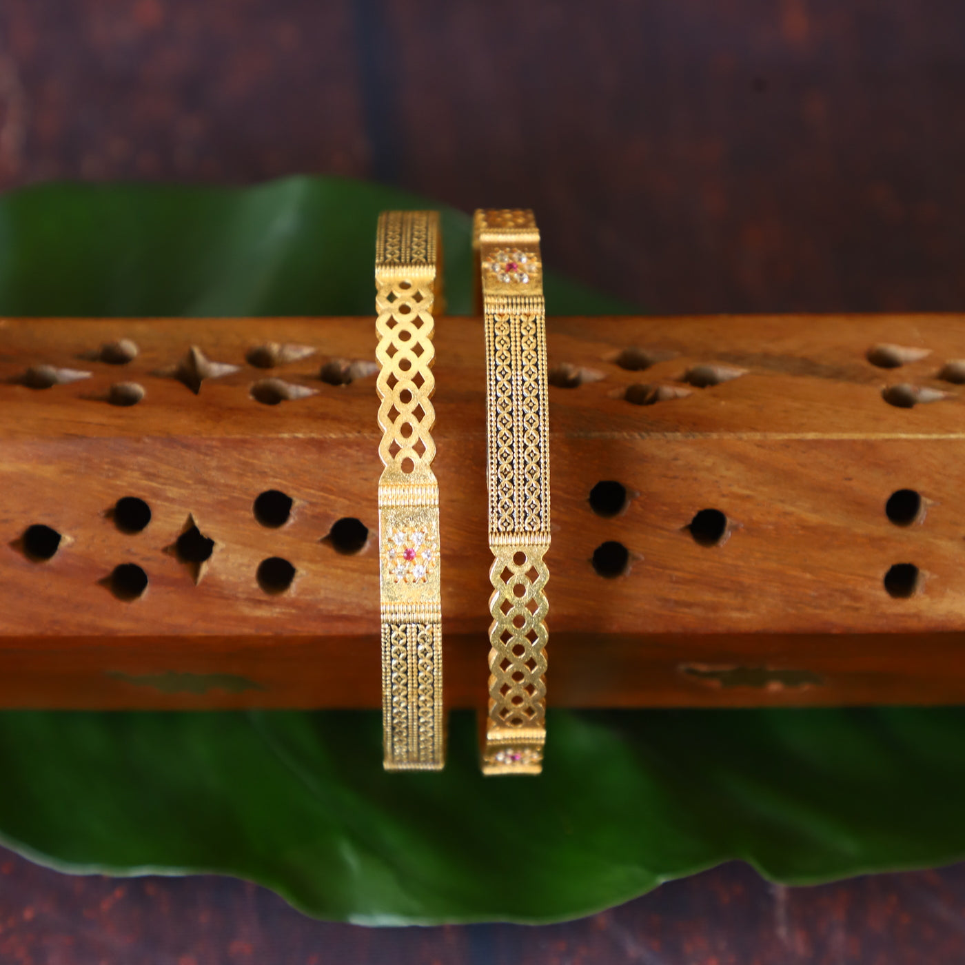 "TRENDY" BANGLES