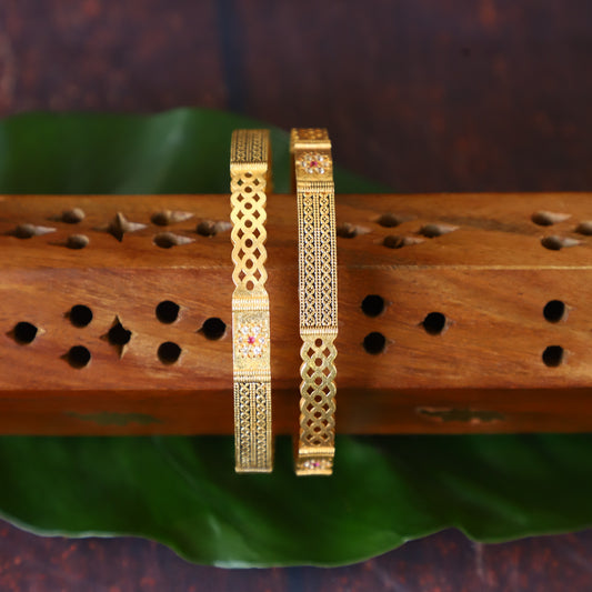 "TRENDY" BANGLES