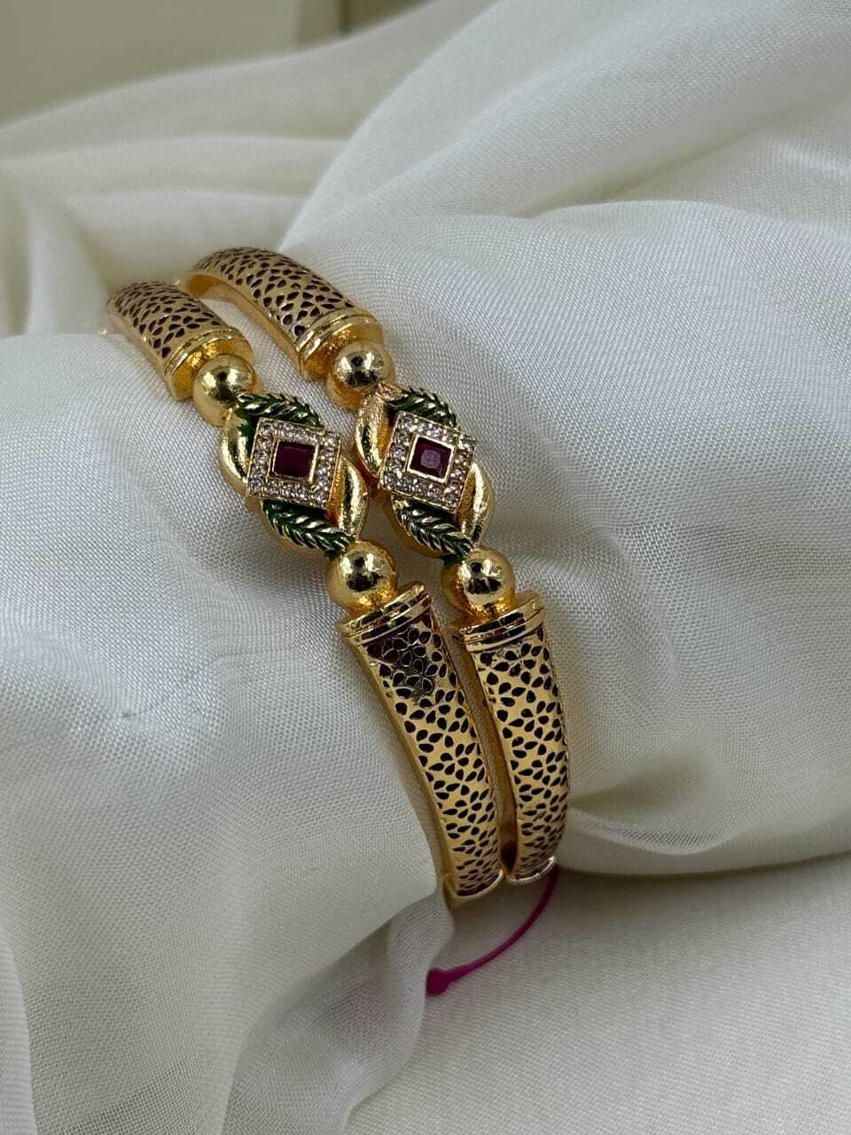 MULTI COLOR BANGELS
