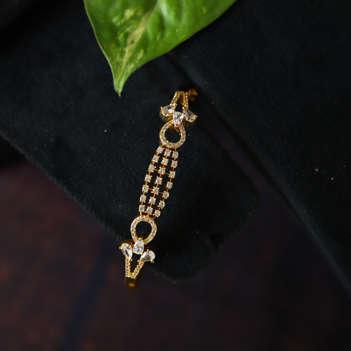 COMELY BRACELET