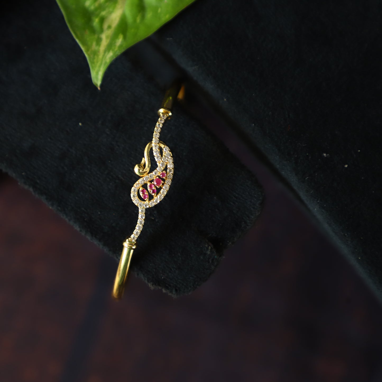 GRACEFUL BRACELET