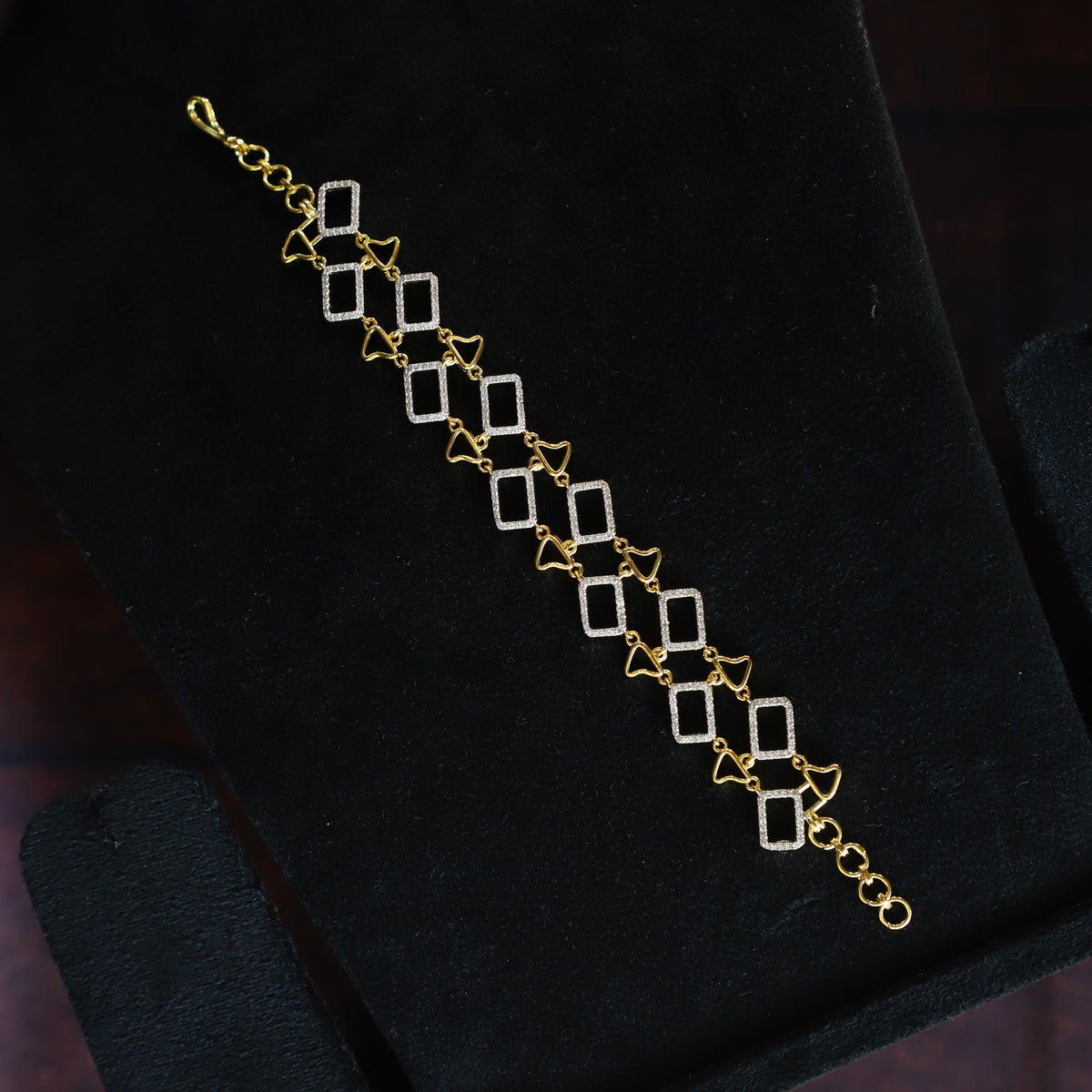 DIVINE BRACELET