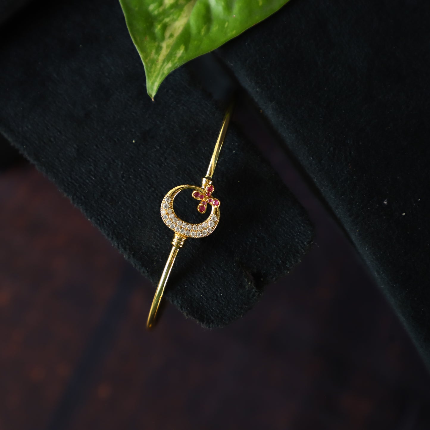 LOVELEY BRACELET