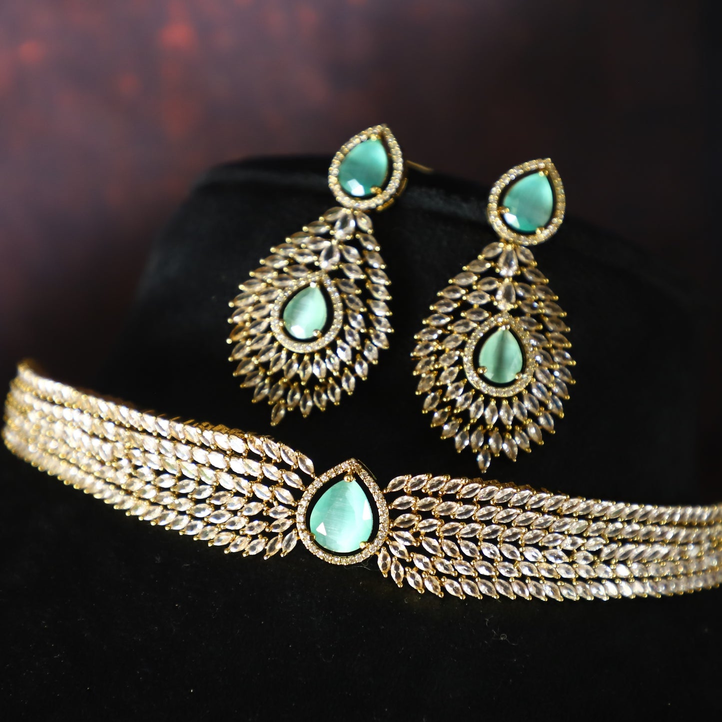 CHOKER NECKPIECE