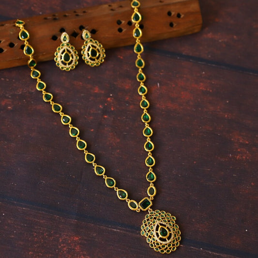 JO NECKPIECE