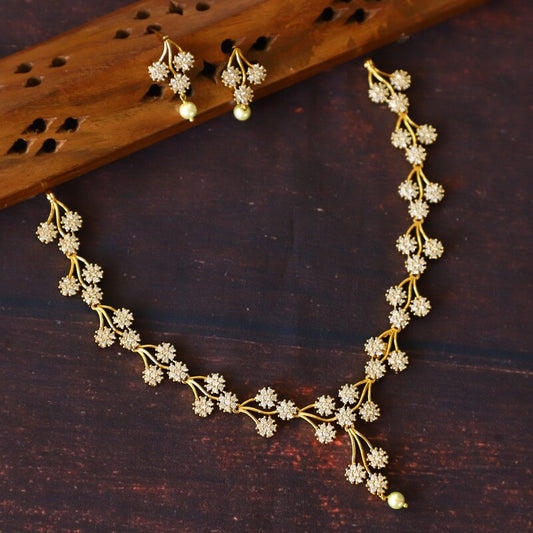 BLOOMS NECKPIECE