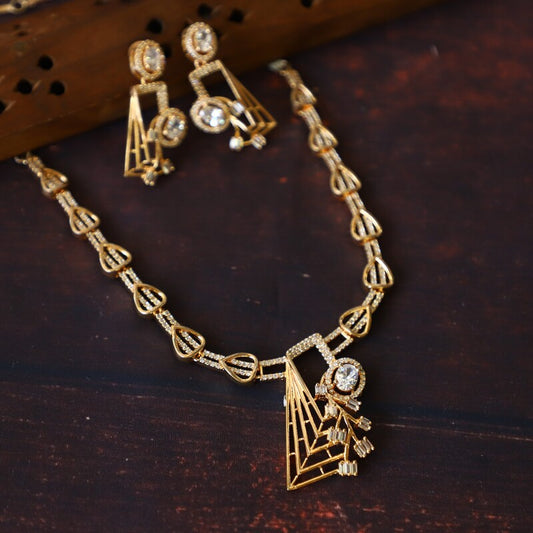 CUBIC NECKPIECE