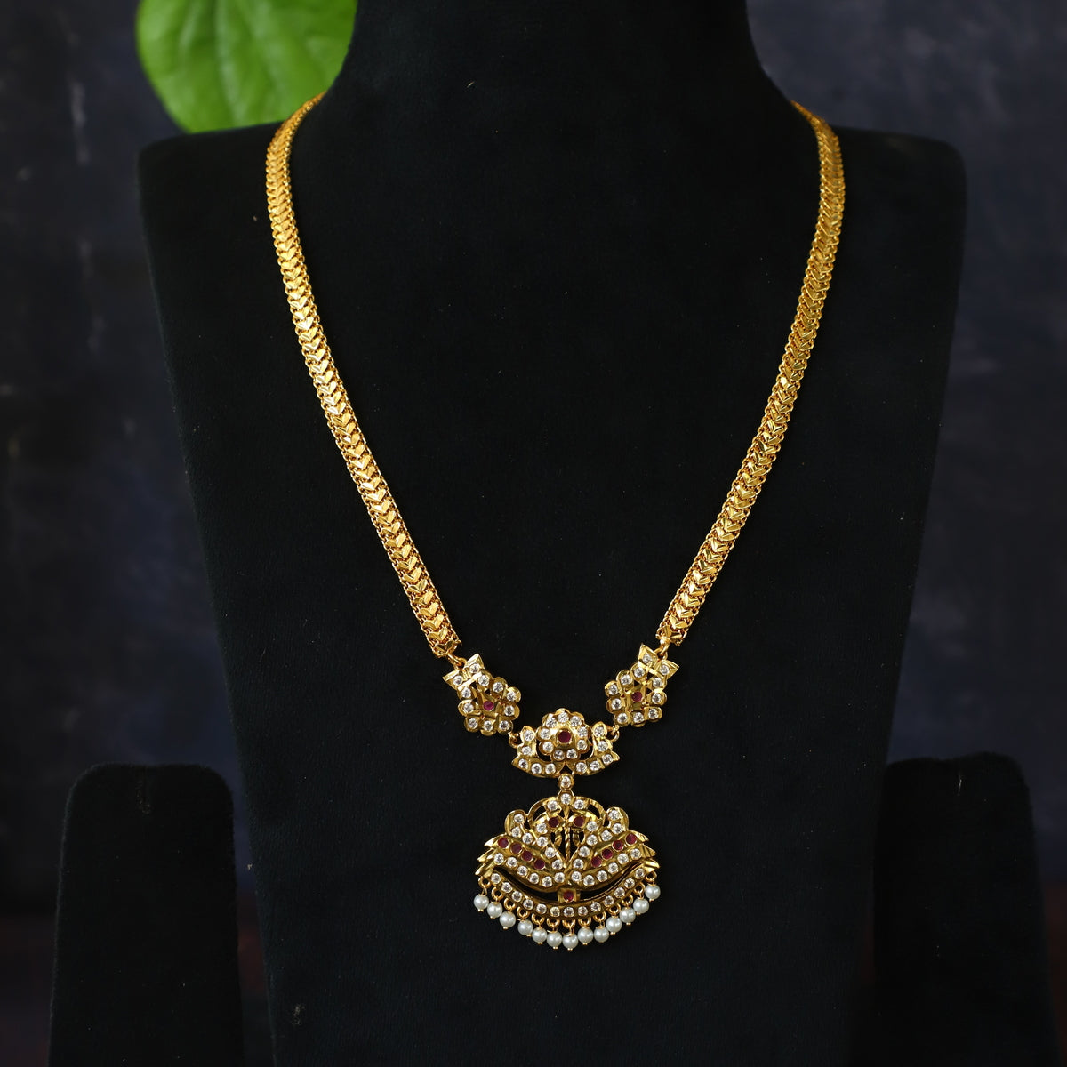 'VINTI' NECKPIECE