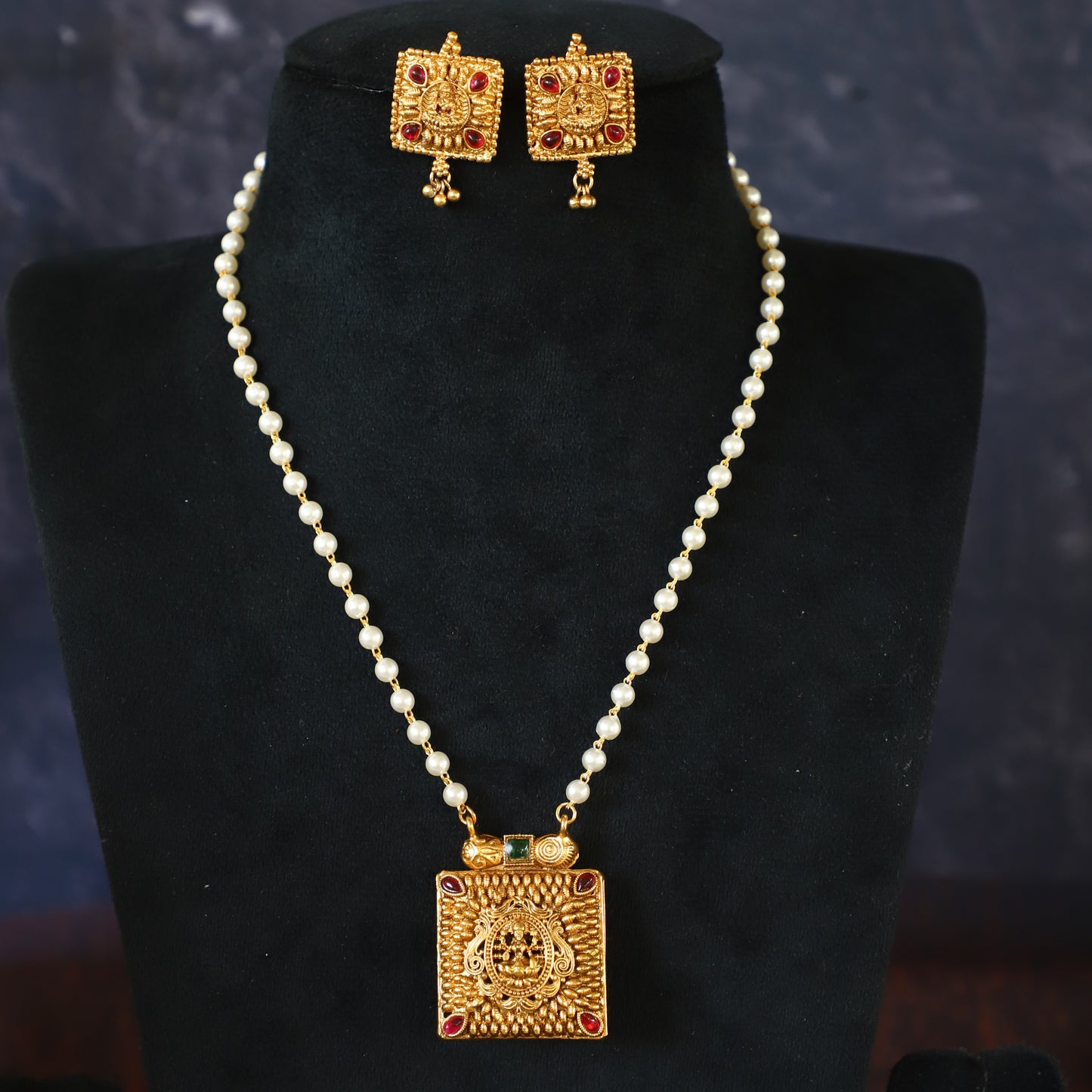 "PENDANT CHAIN"